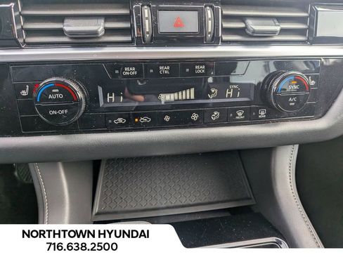 Used 2025 Nissan Pathfinder SV image 16