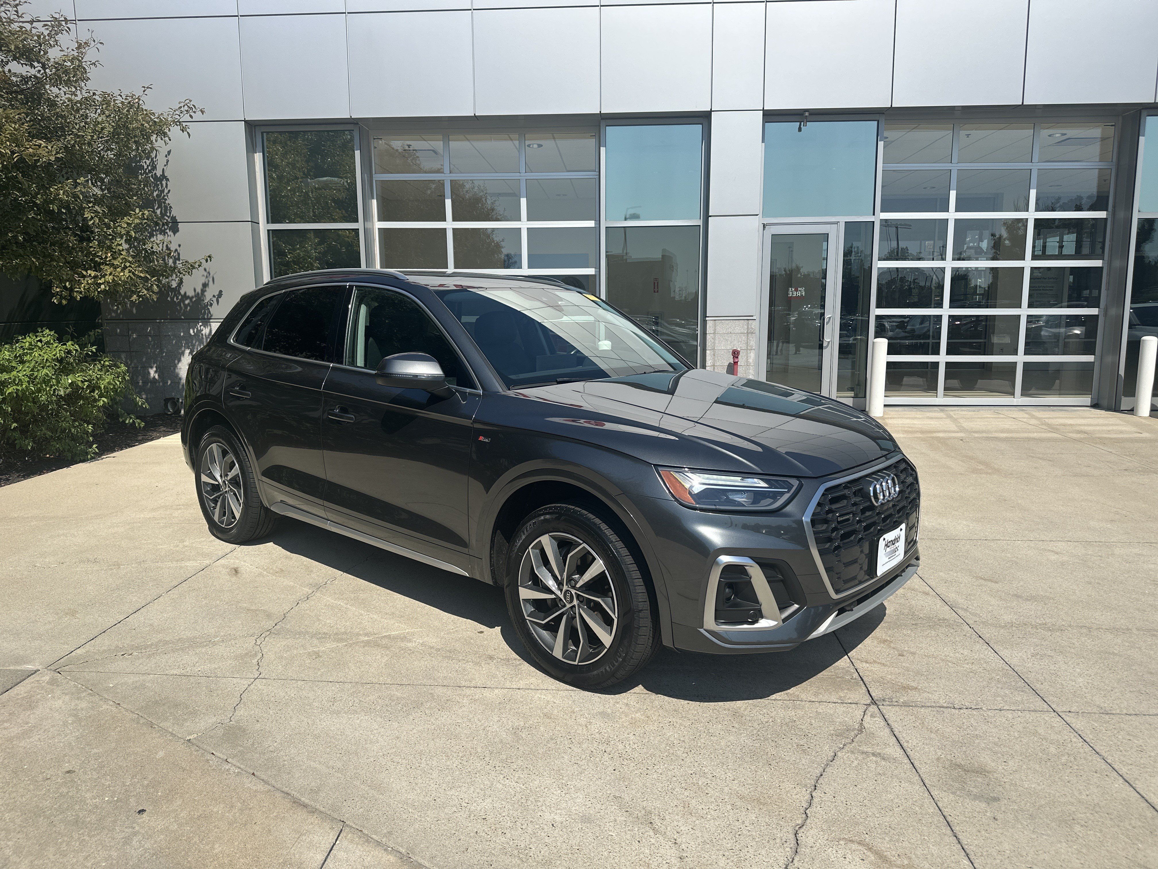 Used 2024 Audi Q5 2.0T Premium Plus AWD/4WD image 2