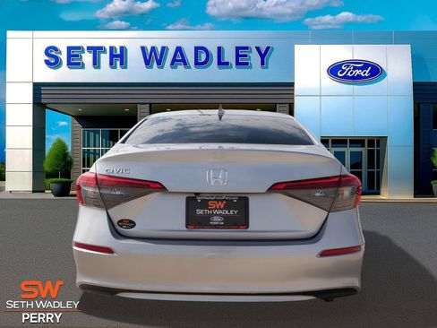 Used 2022 Honda Civic EX image 5