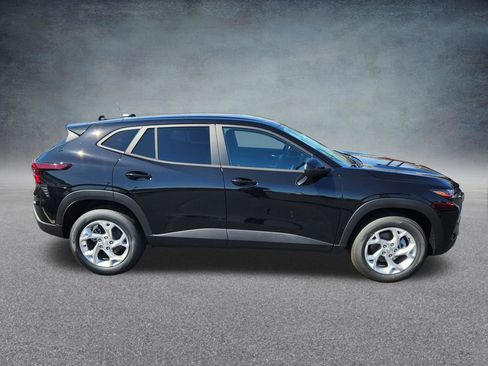 New 2026 Chevrolet Trax LS w/ LS Convenience Package image 4