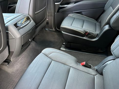 Used 2025 Cadillac Escalade Premium Luxury w/ LPO, Floor Liner Package AWD/4WD image 27
