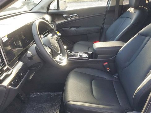 New 2025 Kia Sportage EX image 10