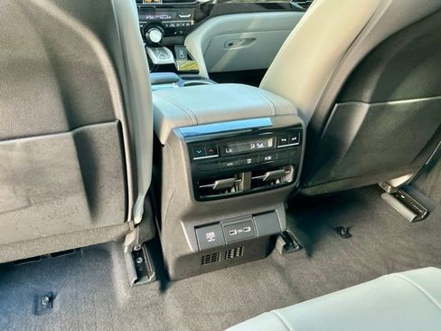 Certified 2023 Acura MDX FWD w/ Technology Package image 11