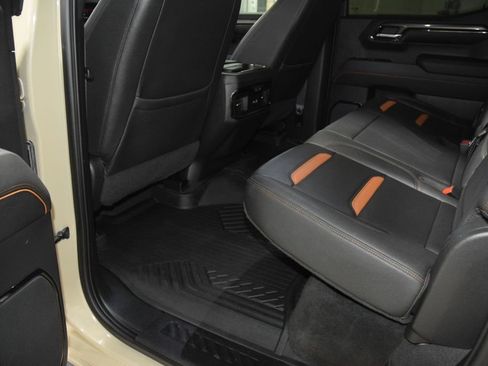 Used 2023 GMC Sierra 1500 AT4 w/ AT4 Premium Package AWD/4WD image 41