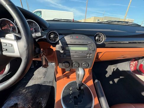Used 2007 MAZDA MX-5 Miata Grand Touring image 22