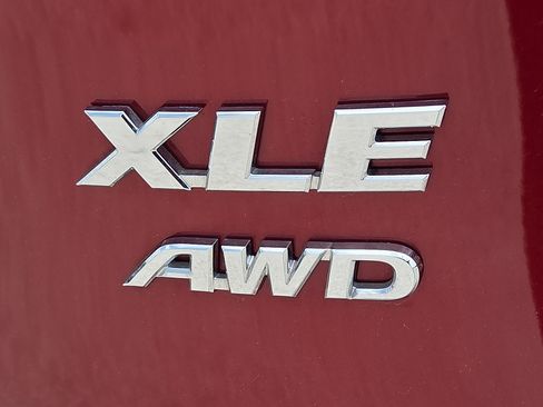 Used 2024 Toyota RAV4 XLE Premium AWD/4WD image 8