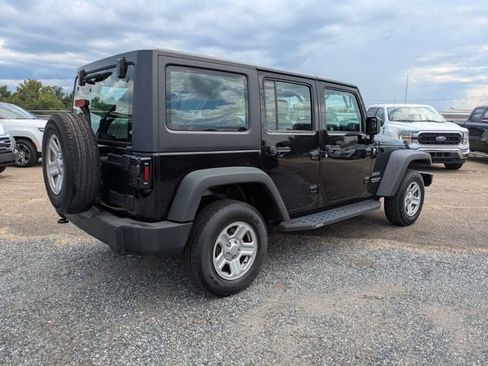 Used 2017 Jeep Wrangler Unlimited Sport w/ Connectivity Group AWD/4WD image 4