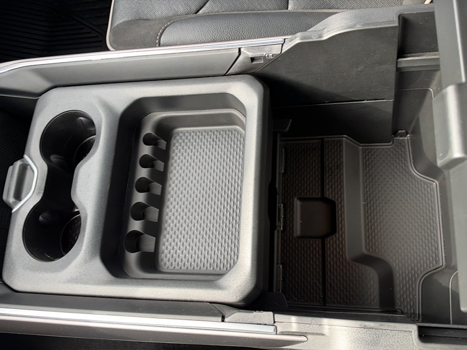Used 2023 RAM 1500 Laramie AWD/4WD image 41