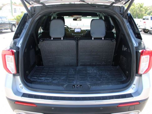Used 2020 Ford Explorer Limited RWD image 6
