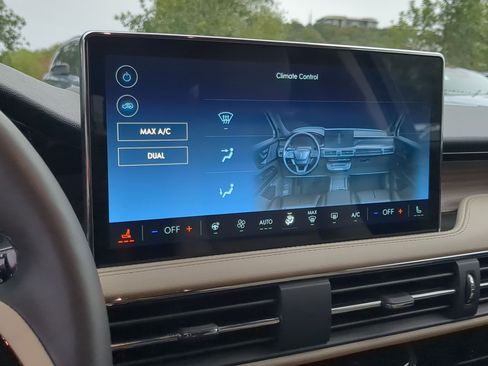 New 2026 Lincoln Corsair Reserve image 18