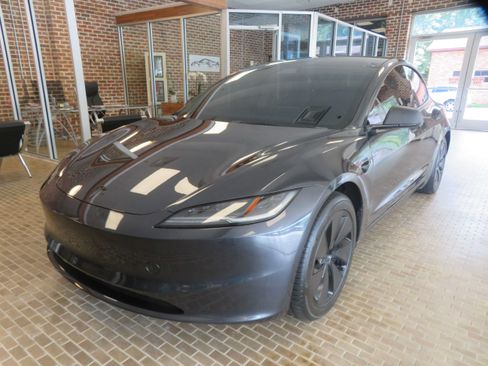 Used 2024 Tesla Model 3 Long Range RWD image 1