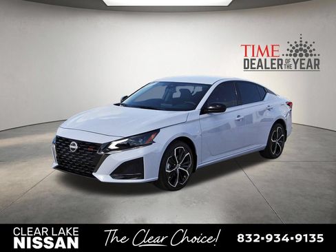 Certified 2025 Nissan Altima 2.5 SR AWD/4WD image 3