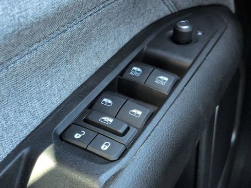 Used 2022 Jeep Compass Latitude FWD image 22