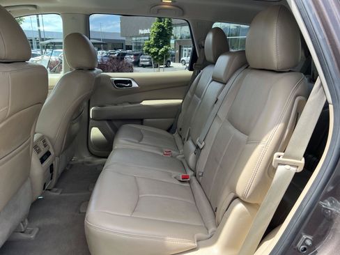 Used 2015 Nissan Pathfinder Platinum AWD/4WD image 27