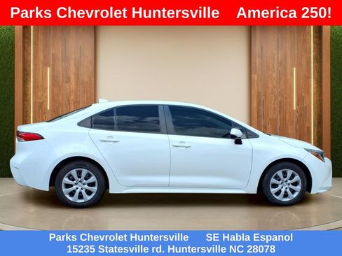 Used 2021 Toyota Corolla LE FWD image 33