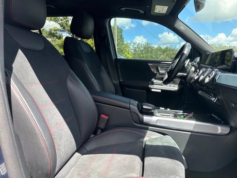 Used 2022 Mercedes-Benz GLB 250 image 14