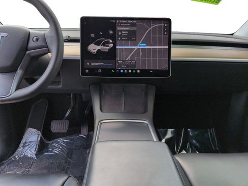 Used 2021 Tesla Model Y Long Range AWD/4WD image 11