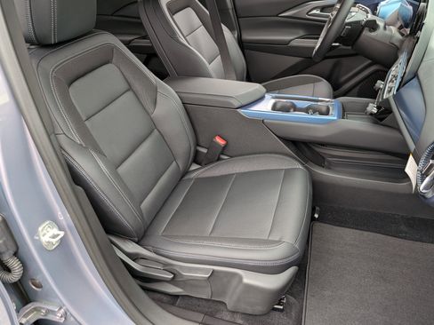 Used 2025 Chevrolet Equinox EV LT w/ Convenience Package image 20