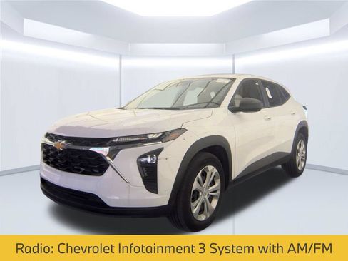 Used 2025 Chevrolet Trax LS FWD image 5