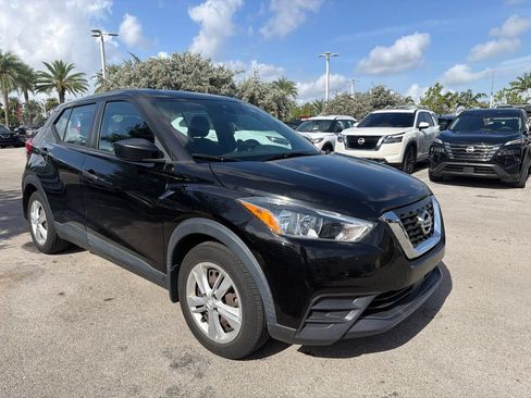 Used 2020 Nissan Kicks S FWD image 1