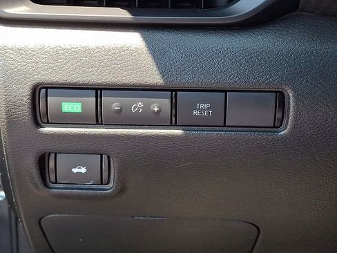 Used 2025 Nissan Sentra S FWD image 19