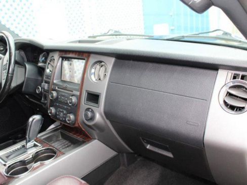 Used 2017 Ford Expedition EL Platinum image 15