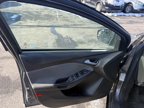 Used 2012 Ford Focus SE image 17