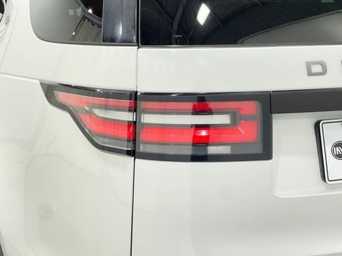 Used 2018 Land Rover Discovery HSE image 37