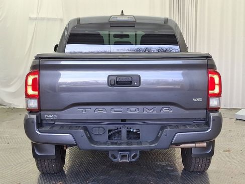 Certified 2017 Toyota Tacoma TRD Sport image 23