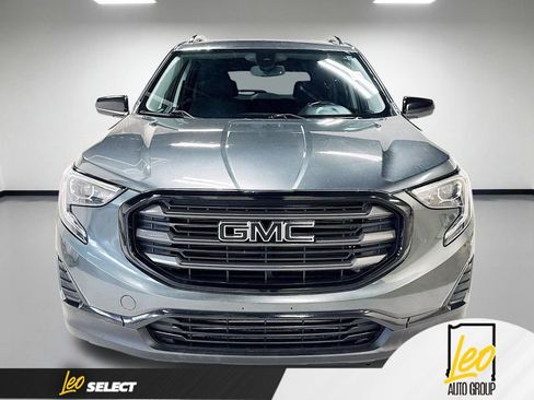 Used 2021 GMC Terrain SLE w/ Driver Convenience Package FWD image 2