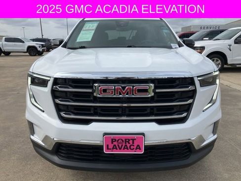 Used 2025 GMC Acadia Elevation image 2