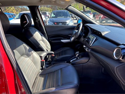 Used 2020 Nissan Kicks SR w/ SR Premium Package image 8