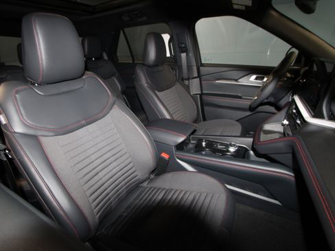 New 2026 Ford Explorer ST-Line w/ ST-Line Street Pack image 20