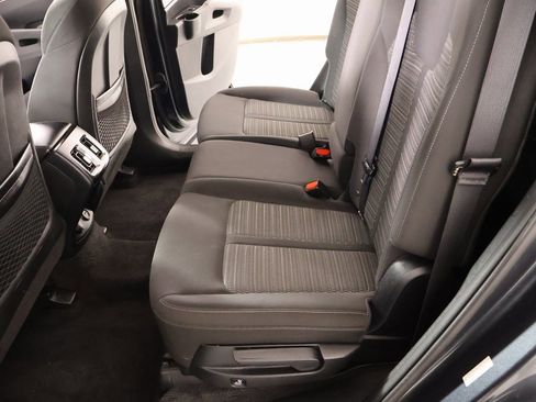 Used 2023 Kia Sorento LX image 11