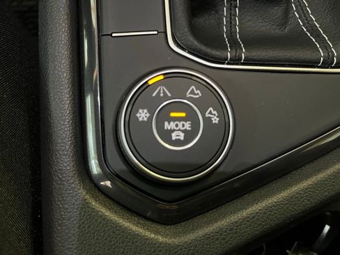 Certified 2023 Volkswagen Tiguan SEL R-Line image 16