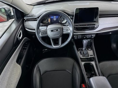 Used 2022 Jeep Compass Latitude w/ Sun and Sound Group image 4