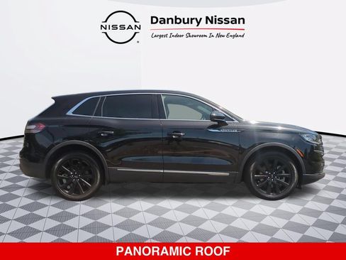 Used 2023 Lincoln Nautilus Reserve w/ Monochromatic Package AWD/4WD image 2