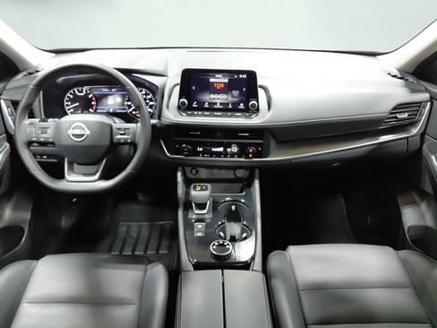 Used 2025 Nissan Rogue SV w/ SV Premium Package AWD/4WD image 23