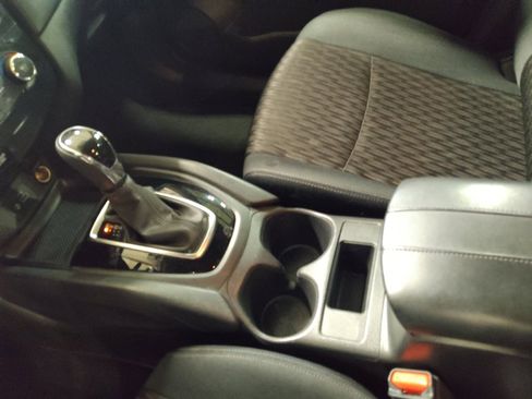 Used 2018 Nissan Rogue S FWD image 26
