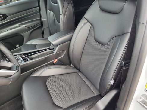 New 2026 Jeep Compass Latitude image 15