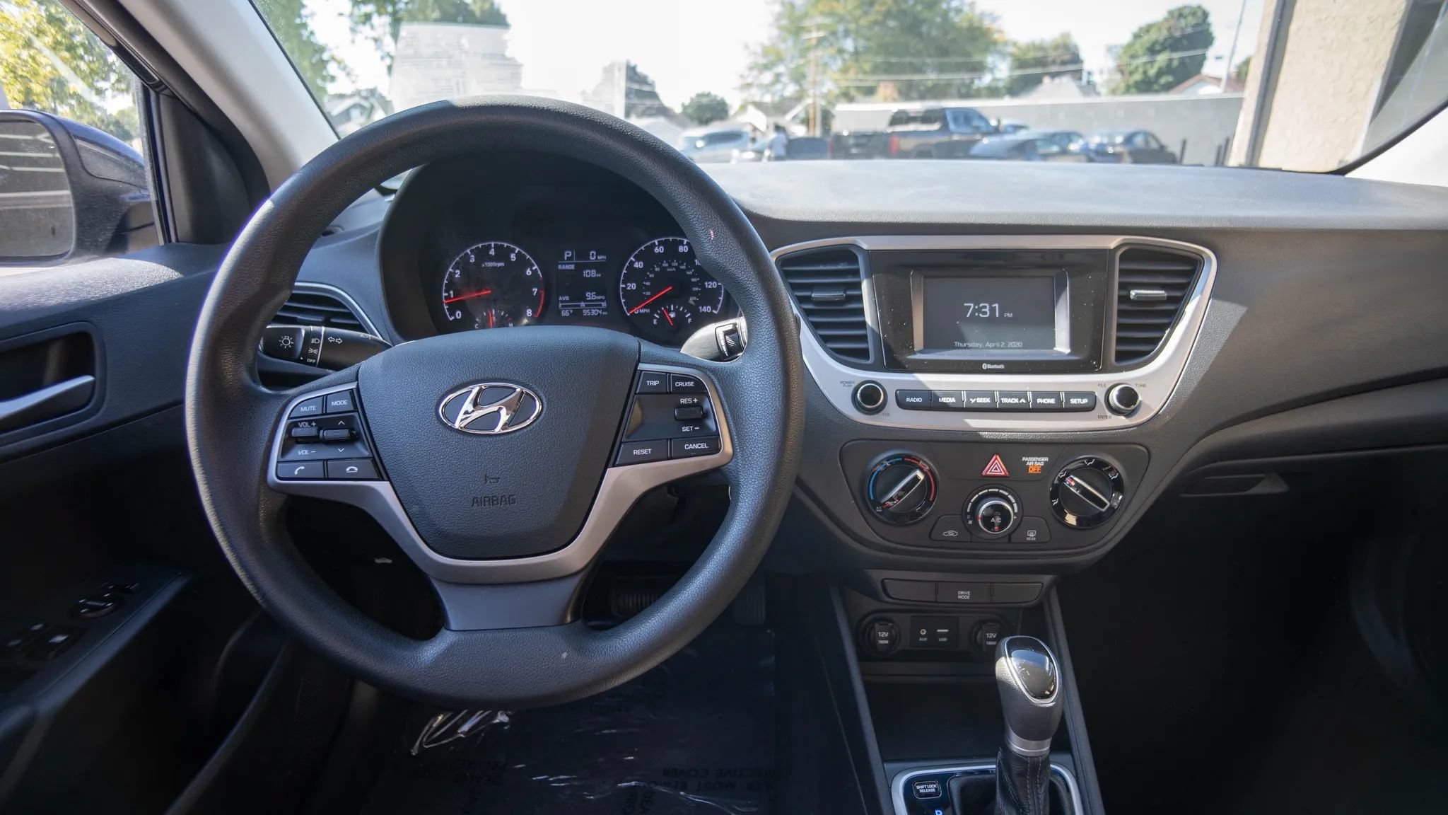 Used 2020 Hyundai Accent SE FWD image 19