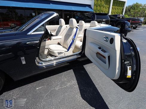 Used 2016 Rolls-Royce Dawn RWD image 15