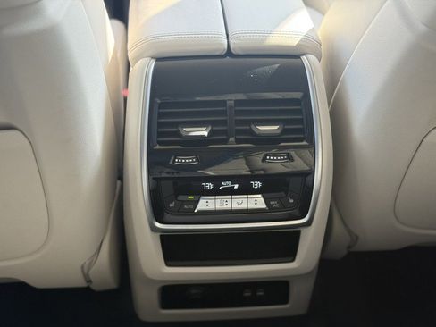 Certified 2025 BMW X7 xDrive40i w/ Executive Package image 30