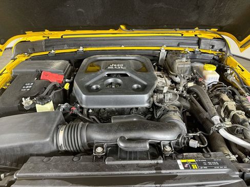 Used 2020 Jeep Wrangler Unlimited Sahara AWD/4WD image 29