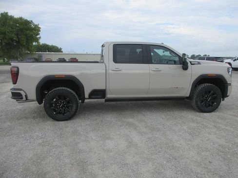 New 2026 GMC Sierra 2500 AT4 w/ AT4 Premium Plus Package AWD/4WD image 3