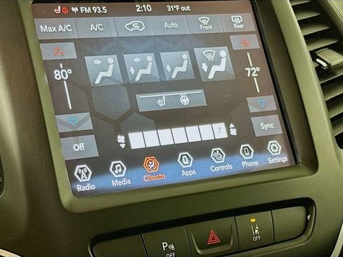 Used 2021 Jeep Cherokee Latitude Lux w/ Comfort/Convenience Group image 26