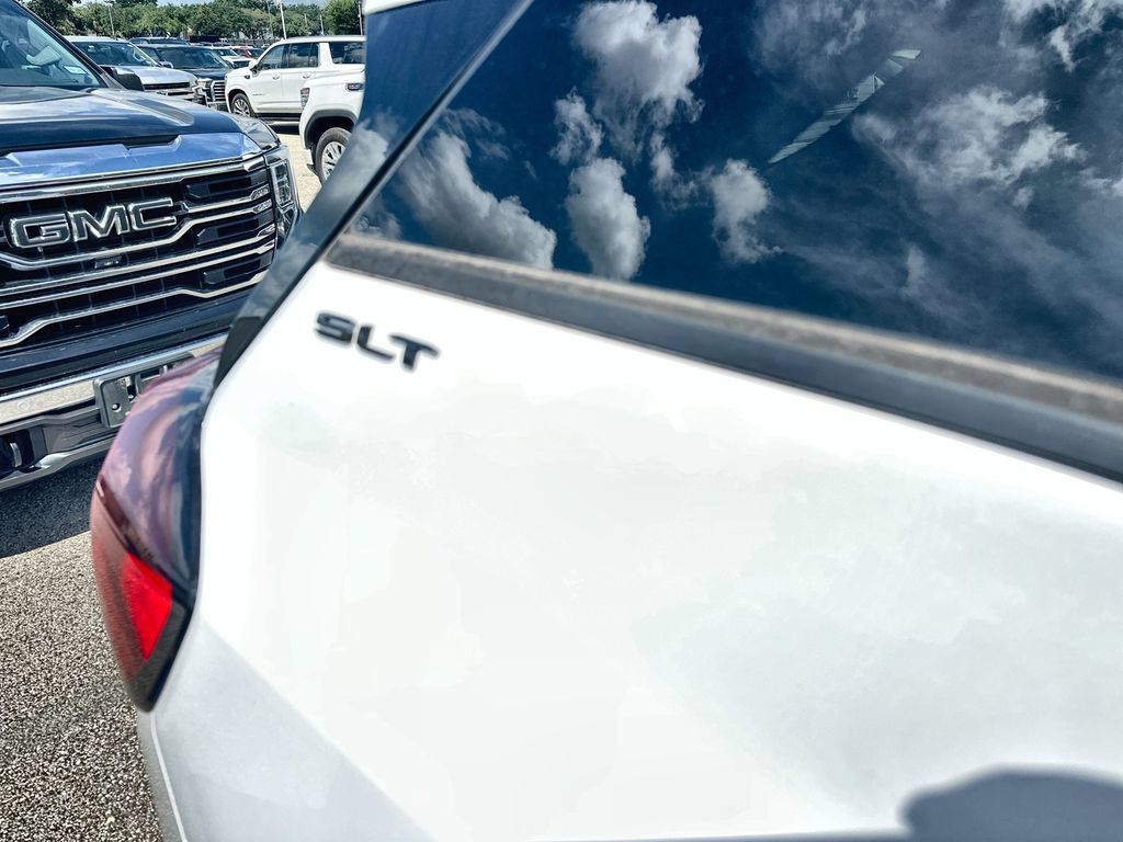 Used 2023 GMC Terrain SLT w/ Tech Package AWD/4WD image 12