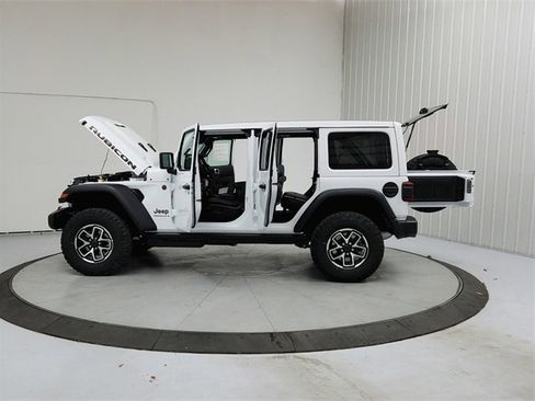 New 2026 Jeep Wrangler Unlimited Rubicon w/ Technology Group image 12