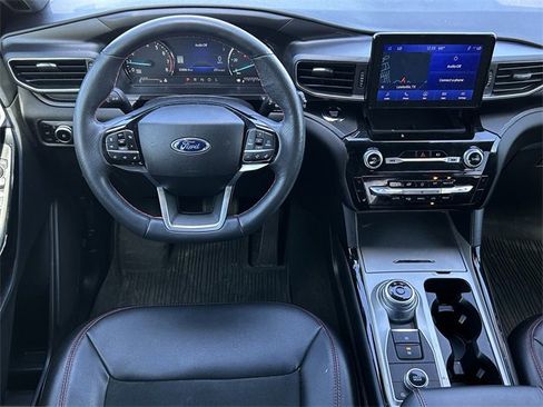 Used 2023 Ford Explorer ST-Line image 12