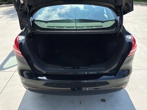 Used 2016 Ford Focus SE w/ Equipment Group 201A FWD image 32